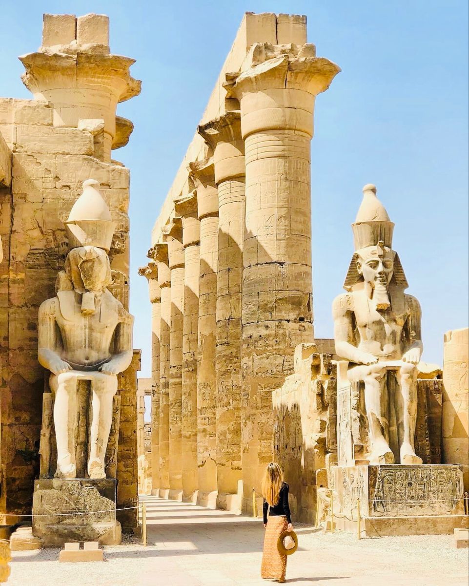 https://mdw-travel-data-us-east-1.s3.amazonaws.com/img/country/Egypt/French-Monument/img_03.jpg