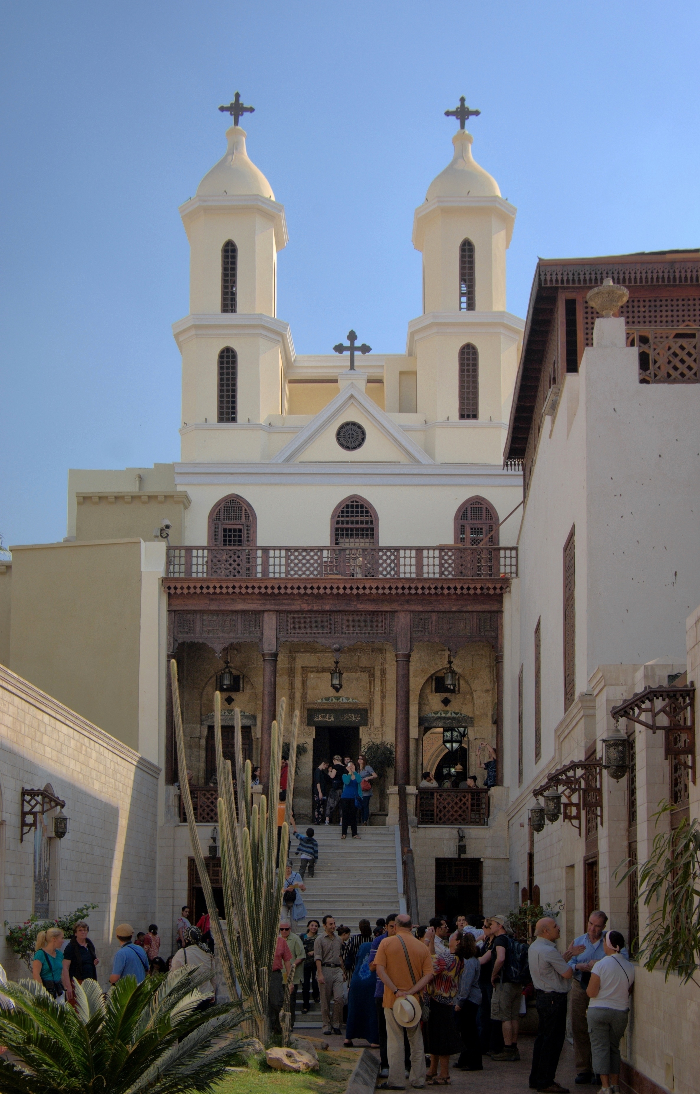 https://mdw-travel-data-us-east-1.s3.amazonaws.com/img/country/Egypt/Hanging-Church/img_04.jpg