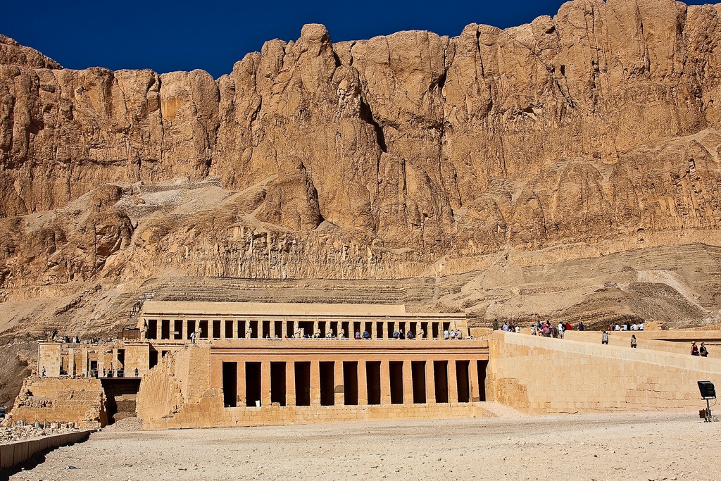 https://mdw-travel-data-us-east-1.s3.amazonaws.com/img/country/Egypt/Hatshepsut-Temple/img_02.jpg