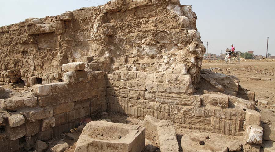https://mdw-travel-data-us-east-1.s3.amazonaws.com/img/country/Egypt/Hermopolis-Magna/img_03.jpg
