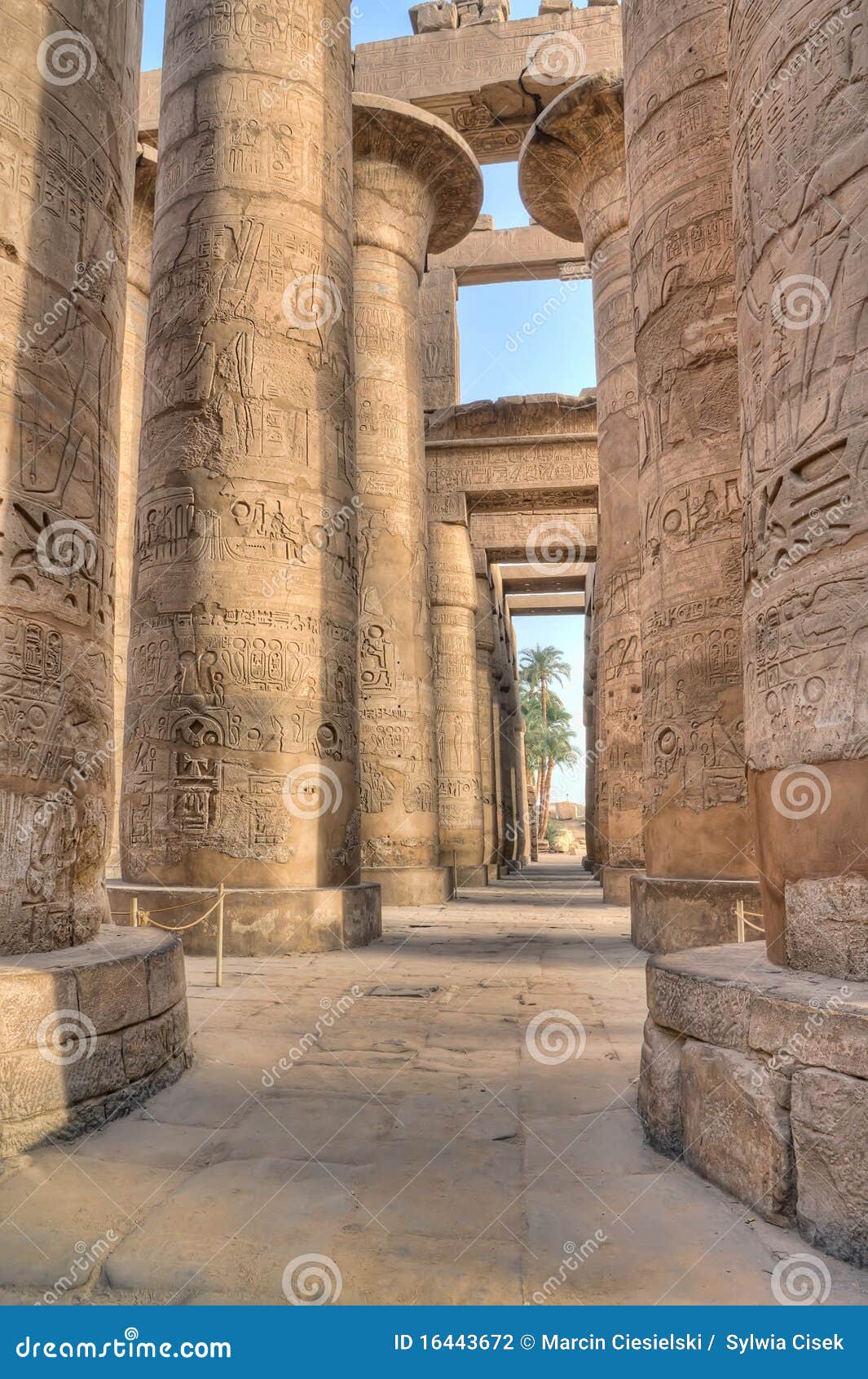 https://mdw-travel-data-us-east-1.s3.amazonaws.com/img/country/Egypt/Hypostyle-Hall-at-Karnak/img_04.jpg