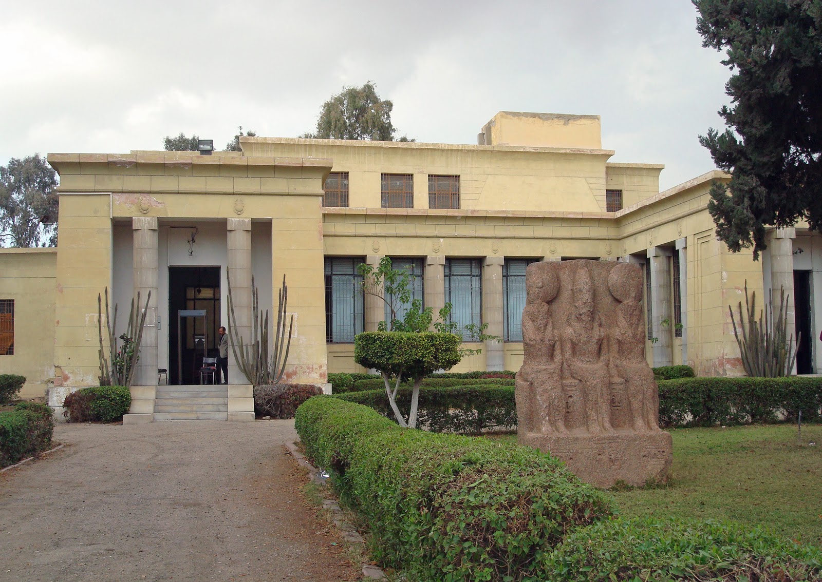 https://mdw-travel-data-us-east-1.s3.amazonaws.com/img/country/Egypt/Ismailia-Museum-of-Antiquities/img_03.jpg