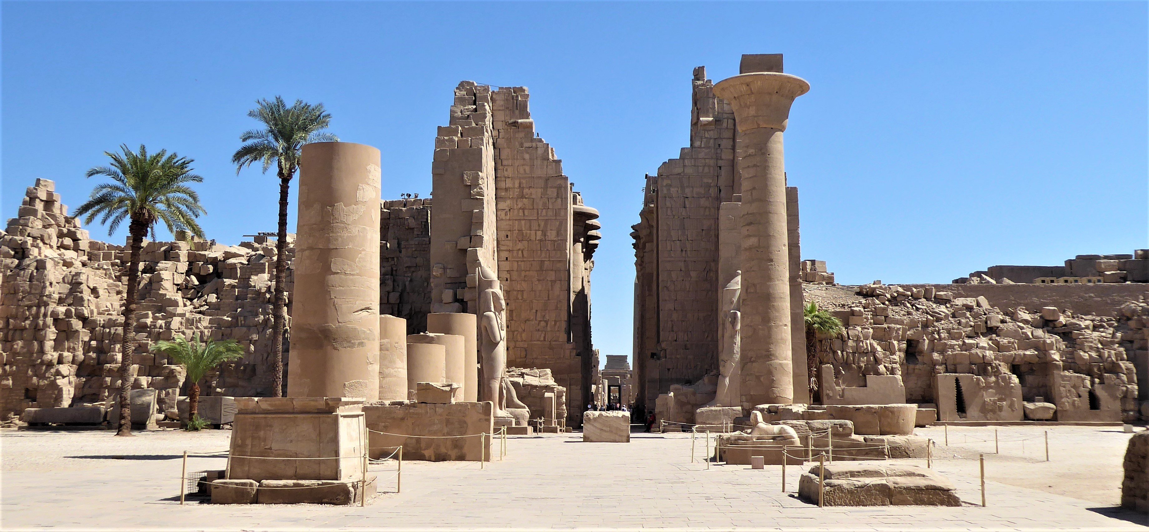 https://mdw-travel-data-us-east-1.s3.amazonaws.com/img/country/Egypt/Karnak-Temple/img_03.jpg