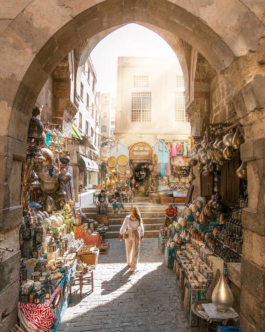 https://mdw-travel-data-us-east-1.s3.amazonaws.com/img/country/Egypt/Khan-El-Khalili/img_01.jpg