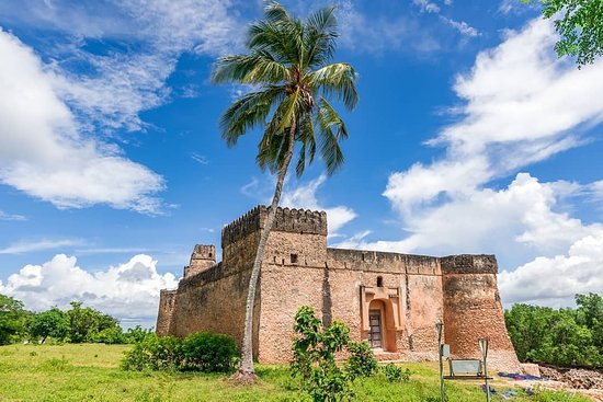 https://mdw-travel-data-us-east-1.s3.amazonaws.com/img/country/Egypt/Kilwa-Road-Shopping-Complex/img_02.jpg