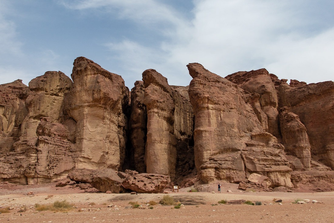 https://mdw-travel-data-us-east-1.s3.amazonaws.com/img/country/Egypt/King-Solomon-Pillars/img_01.jpg