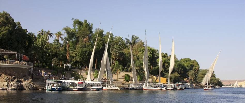 https://mdw-travel-data-us-east-1.s3.amazonaws.com/img/country/Egypt/Kitcheners-Island/img_01.jpg