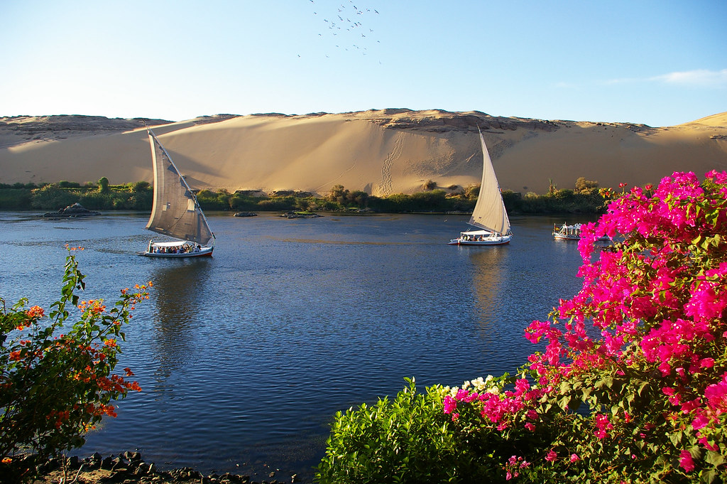 https://mdw-travel-data-us-east-1.s3.amazonaws.com/img/country/Egypt/Kitcheners-Island/img_03.jpg