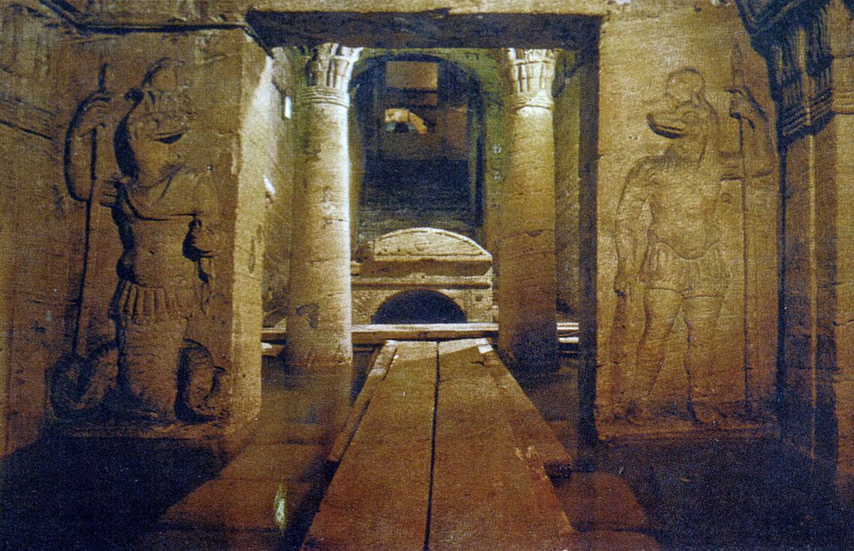 https://mdw-travel-data-us-east-1.s3.amazonaws.com/img/country/Egypt/Kom-el-Shogafa-Catacombs/img_01.jpg
