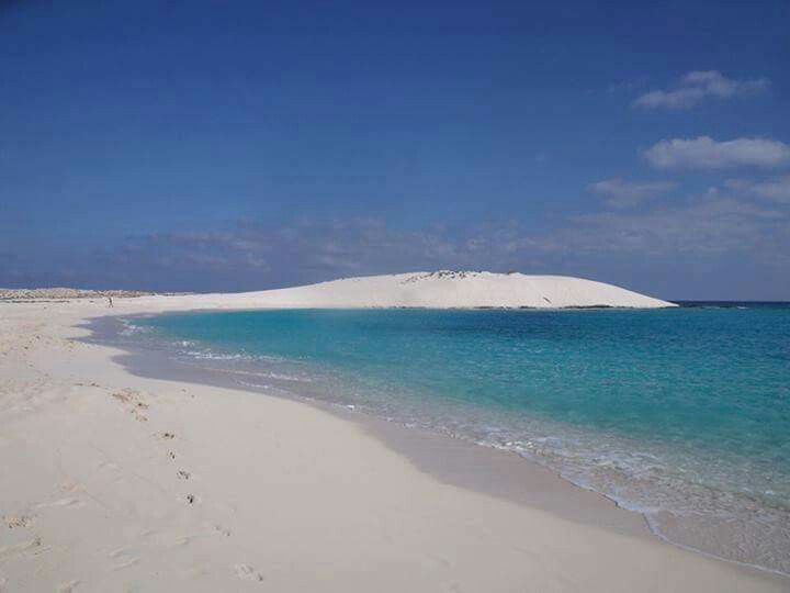 https://mdw-travel-data-us-east-1.s3.amazonaws.com/img/country/Egypt/Laguna-Beach/img_01.jpg