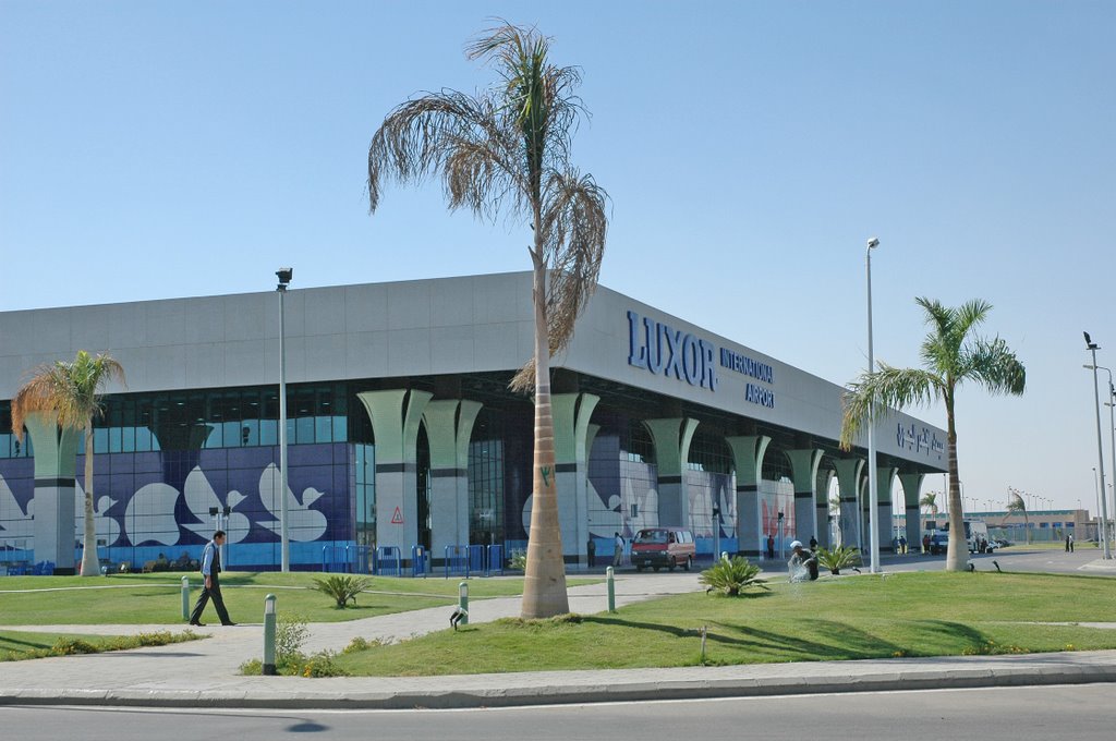 https://mdw-travel-data-us-east-1.s3.amazonaws.com/img/country/Egypt/Luxor-International-Airport/img_00.jpg