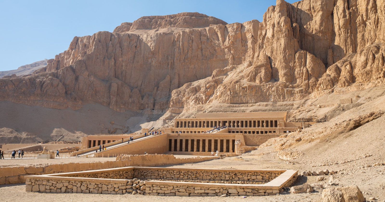 https://mdw-travel-data-us-east-1.s3.amazonaws.com/img/country/Egypt/Luxor-West-Bank/img_02.jpg