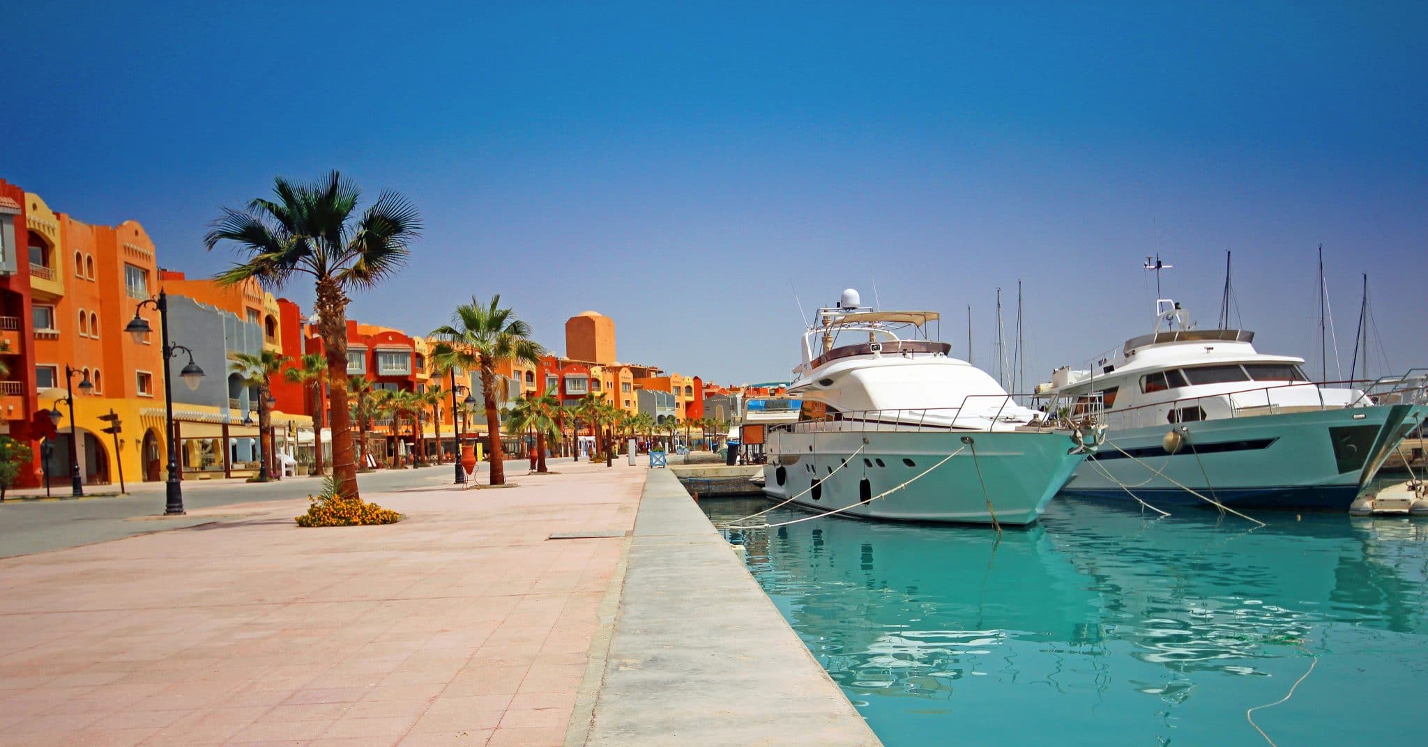 https://mdw-travel-data-us-east-1.s3.amazonaws.com/img/country/Egypt/Marina-Hurghada-Piazza/img_01.jpg