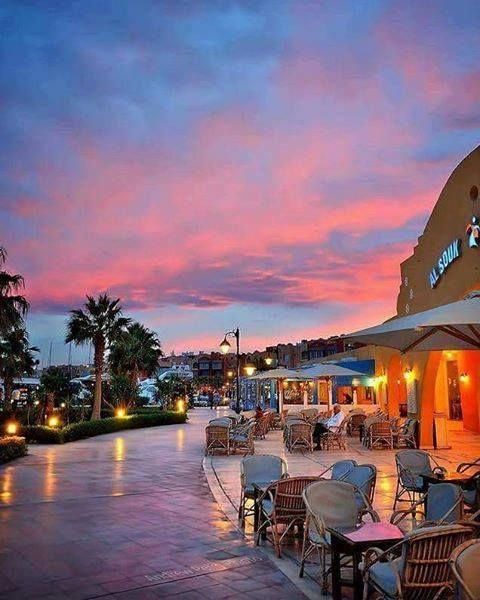 https://mdw-travel-data-us-east-1.s3.amazonaws.com/img/country/Egypt/Marina-Hurghada-Piazza/img_03.jpg