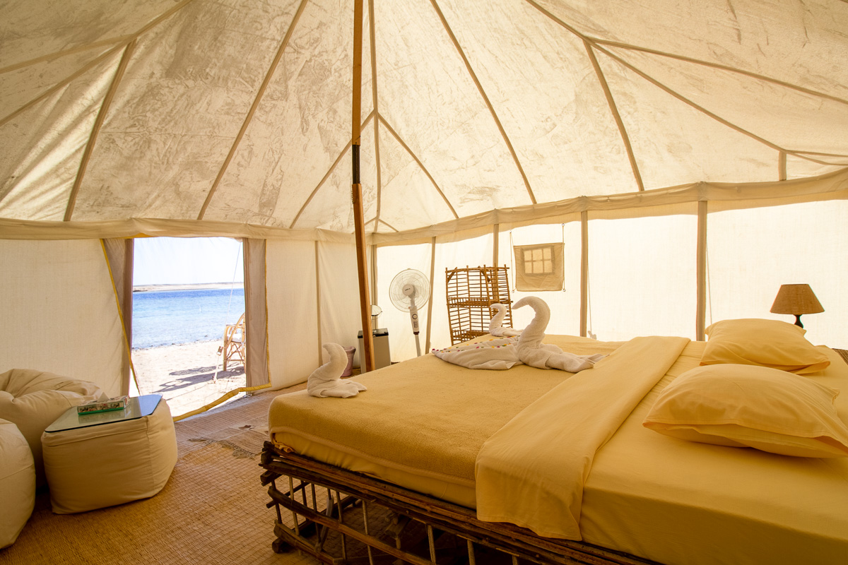 https://mdw-travel-data-us-east-1.s3.amazonaws.com/img/country/Egypt/Marsa-Nakari/img_03.jpg