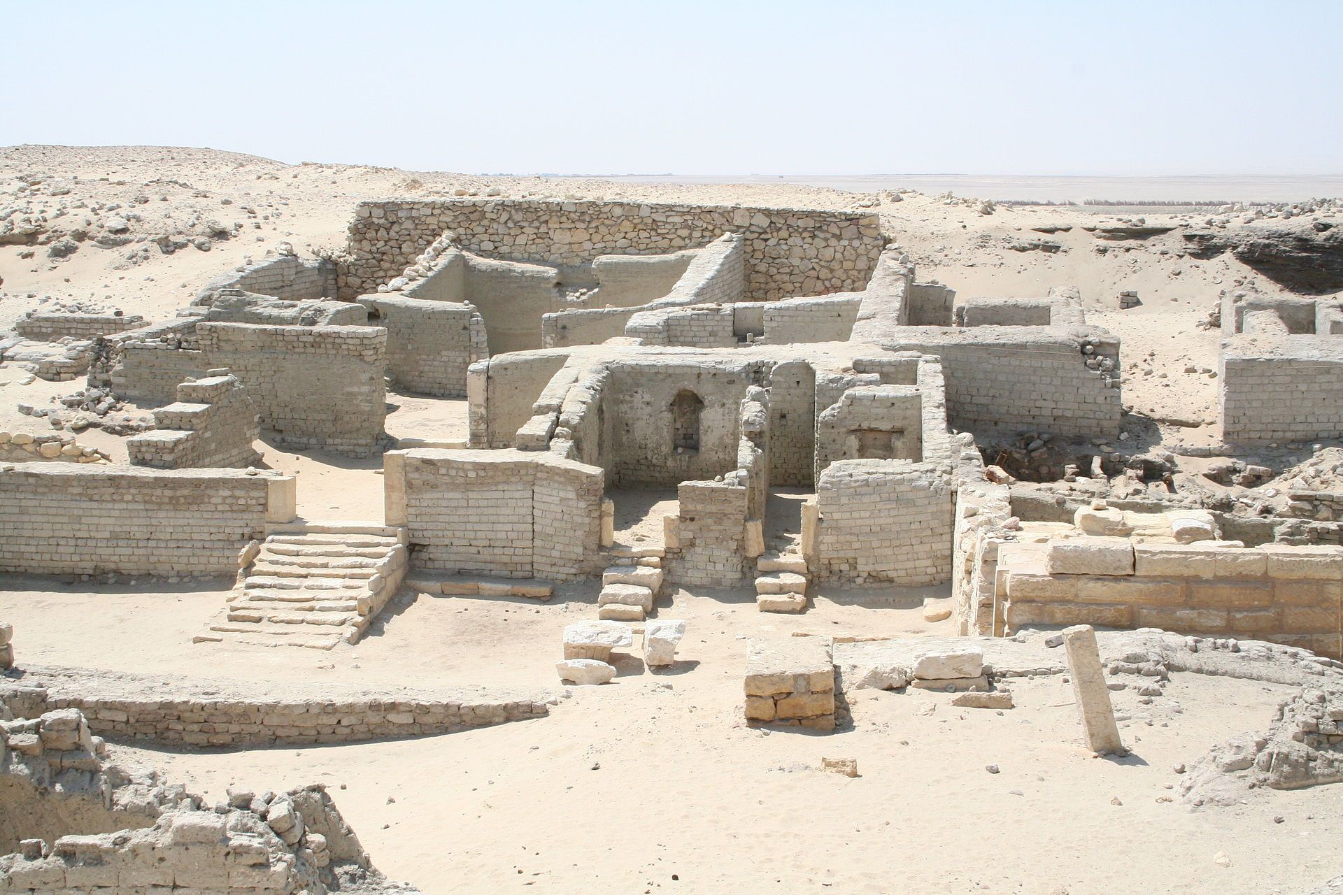https://mdw-travel-data-us-east-1.s3.amazonaws.com/img/country/Egypt/Medinet-Madi/img_01.jpg