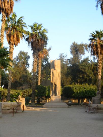 https://mdw-travel-data-us-east-1.s3.amazonaws.com/img/country/Egypt/Memphis/img_03.jpg