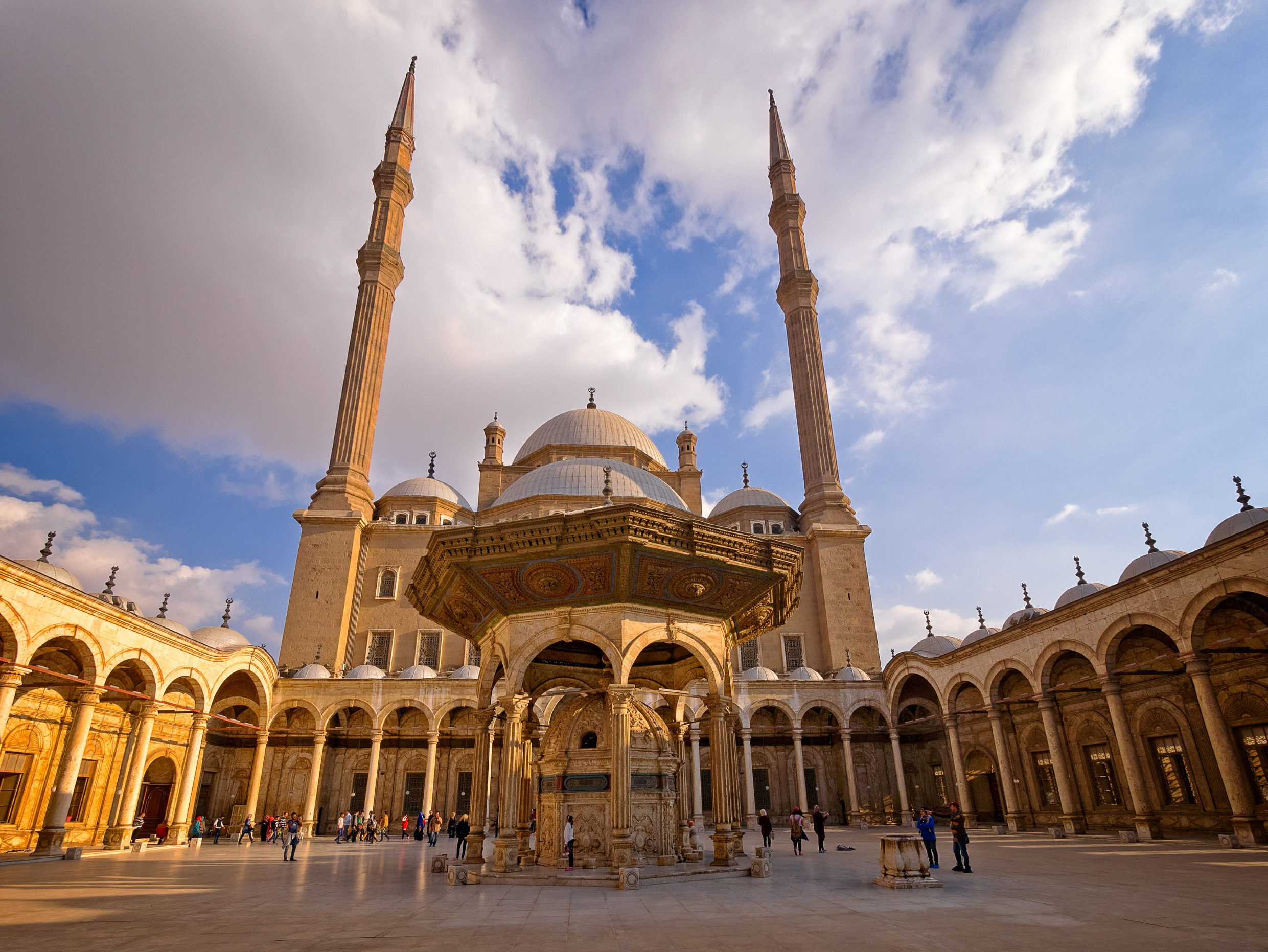 https://mdw-travel-data-us-east-1.s3.amazonaws.com/img/country/Egypt/Mohamed-Ali-Mosque/img_01.jpg