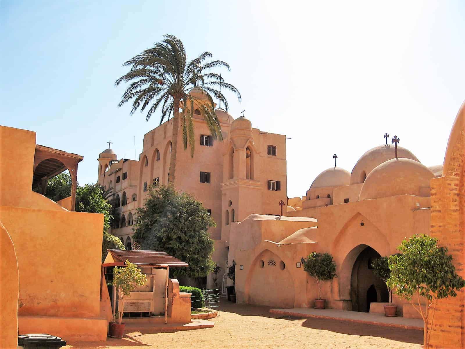 https://mdw-travel-data-us-east-1.s3.amazonaws.com/img/country/Egypt/Monastery-of-Saint-Pishoy/img_02.jpg