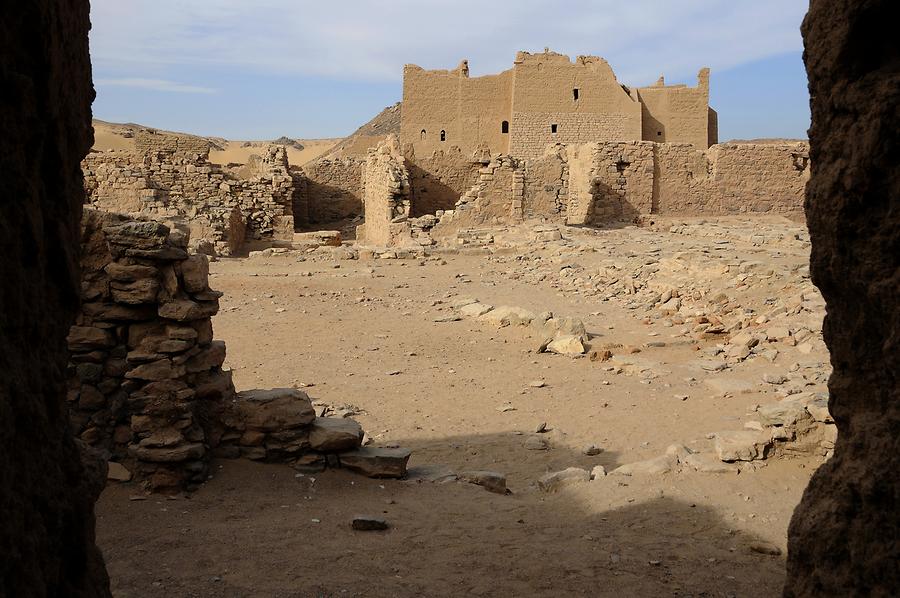 https://mdw-travel-data-us-east-1.s3.amazonaws.com/img/country/Egypt/Monastery-of-St-Simeon/img_00.jpg