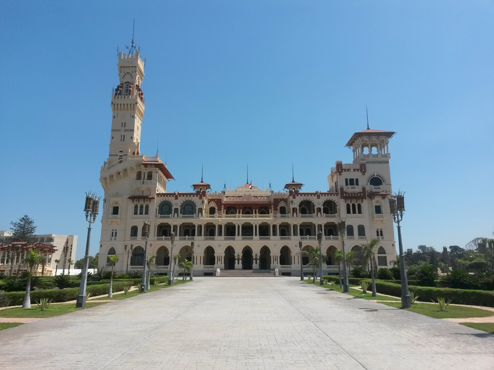 https://mdw-travel-data-us-east-1.s3.amazonaws.com/img/country/Egypt/Montaza-Palace/img_02.jpg