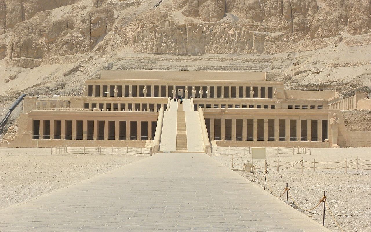 https://mdw-travel-data-us-east-1.s3.amazonaws.com/img/country/Egypt/Mortuary-Temple-of-Seti-I/img_00.jpg