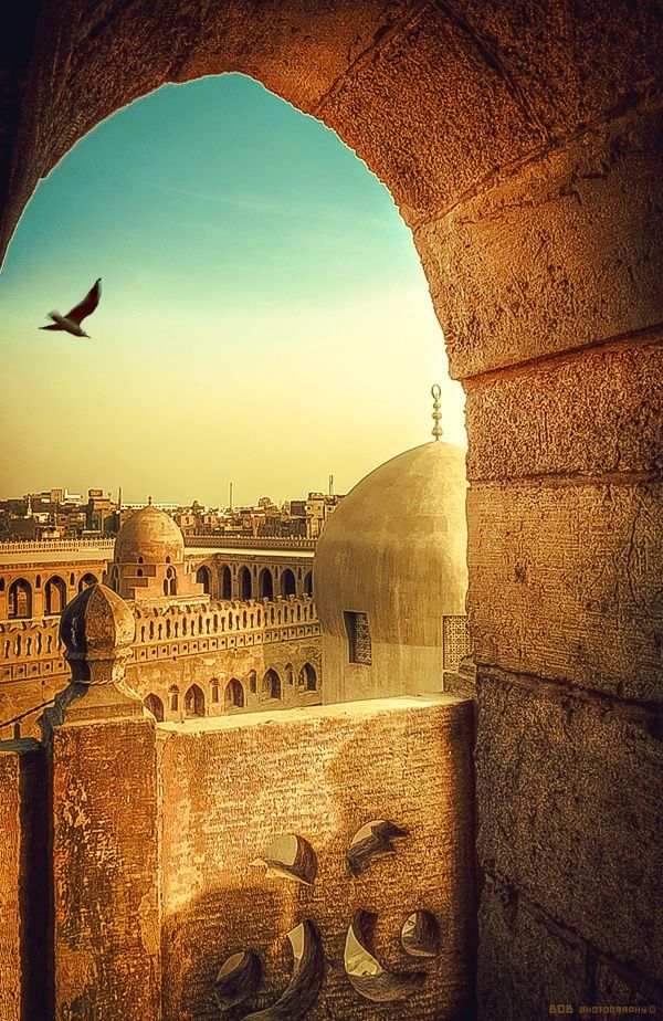 https://mdw-travel-data-us-east-1.s3.amazonaws.com/img/country/Egypt/Mosque-of-Ahmad-ibn-Tulun/img_02.jpg