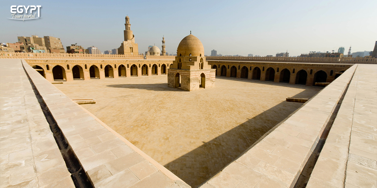 https://mdw-travel-data-us-east-1.s3.amazonaws.com/img/country/Egypt/Mosque-of-Ibn-Tulun/img_04.jpg