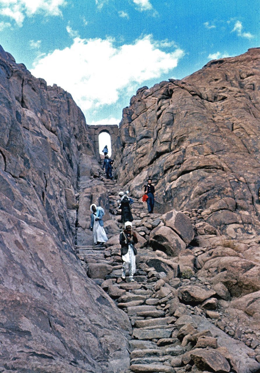 https://mdw-travel-data-us-east-1.s3.amazonaws.com/img/country/Egypt/Mount-Sinai/img_02.jpg