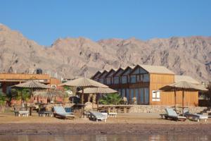 https://mdw-travel-data-us-east-1.s3.amazonaws.com/img/country/Egypt/Nakhil-Inn-and-Dream-Land/img_00.jpg