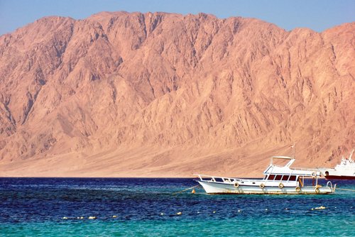 https://mdw-travel-data-us-east-1.s3.amazonaws.com/img/country/Egypt/Nuweiba/img_03.jpg