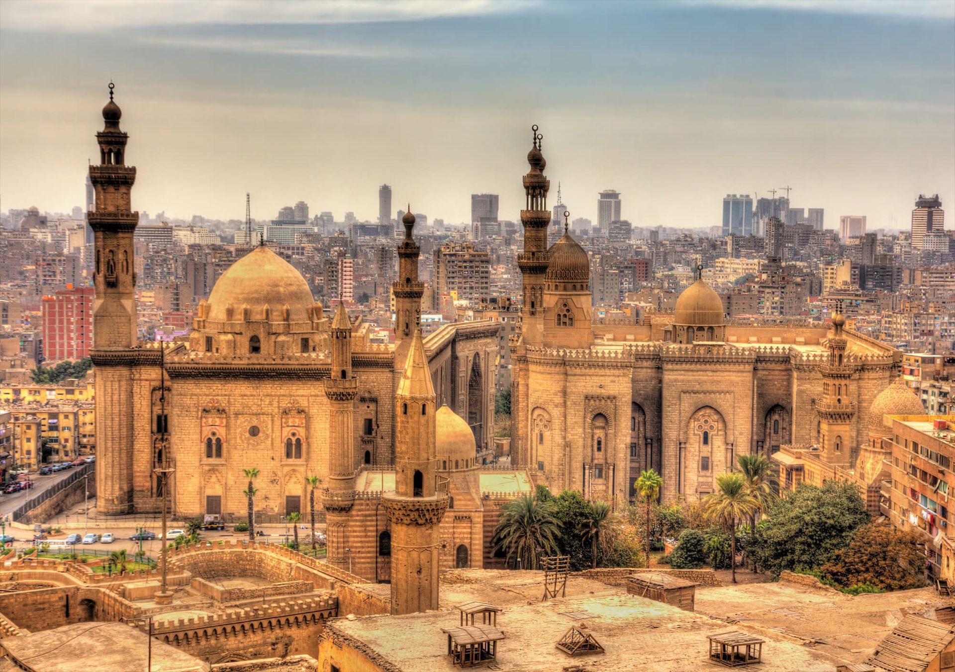 https://mdw-travel-data-us-east-1.s3.amazonaws.com/img/country/Egypt/Old-Cairo-Islamic-Cairo/img_00.jpg