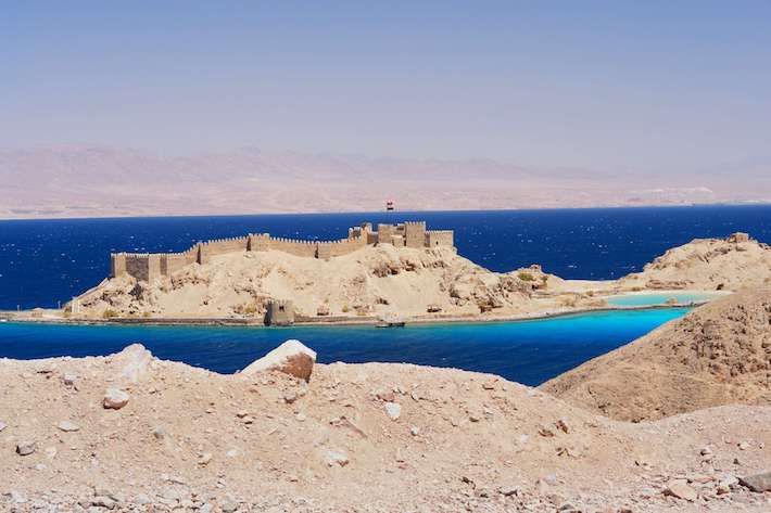 https://mdw-travel-data-us-east-1.s3.amazonaws.com/img/country/Egypt/Pharaohs-Island/img_01.jpg