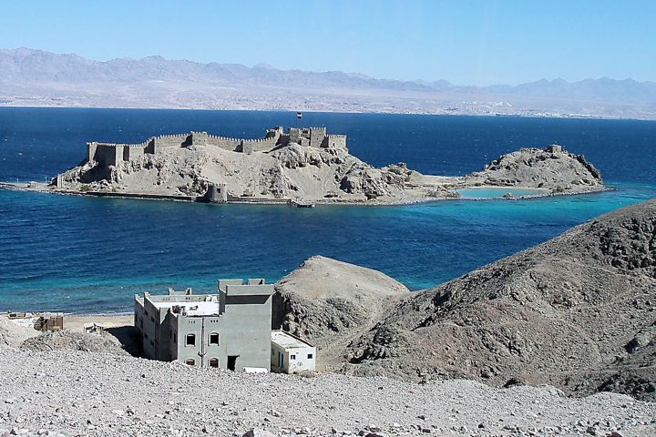 https://mdw-travel-data-us-east-1.s3.amazonaws.com/img/country/Egypt/Pharaohs-Island/img_02.jpg
