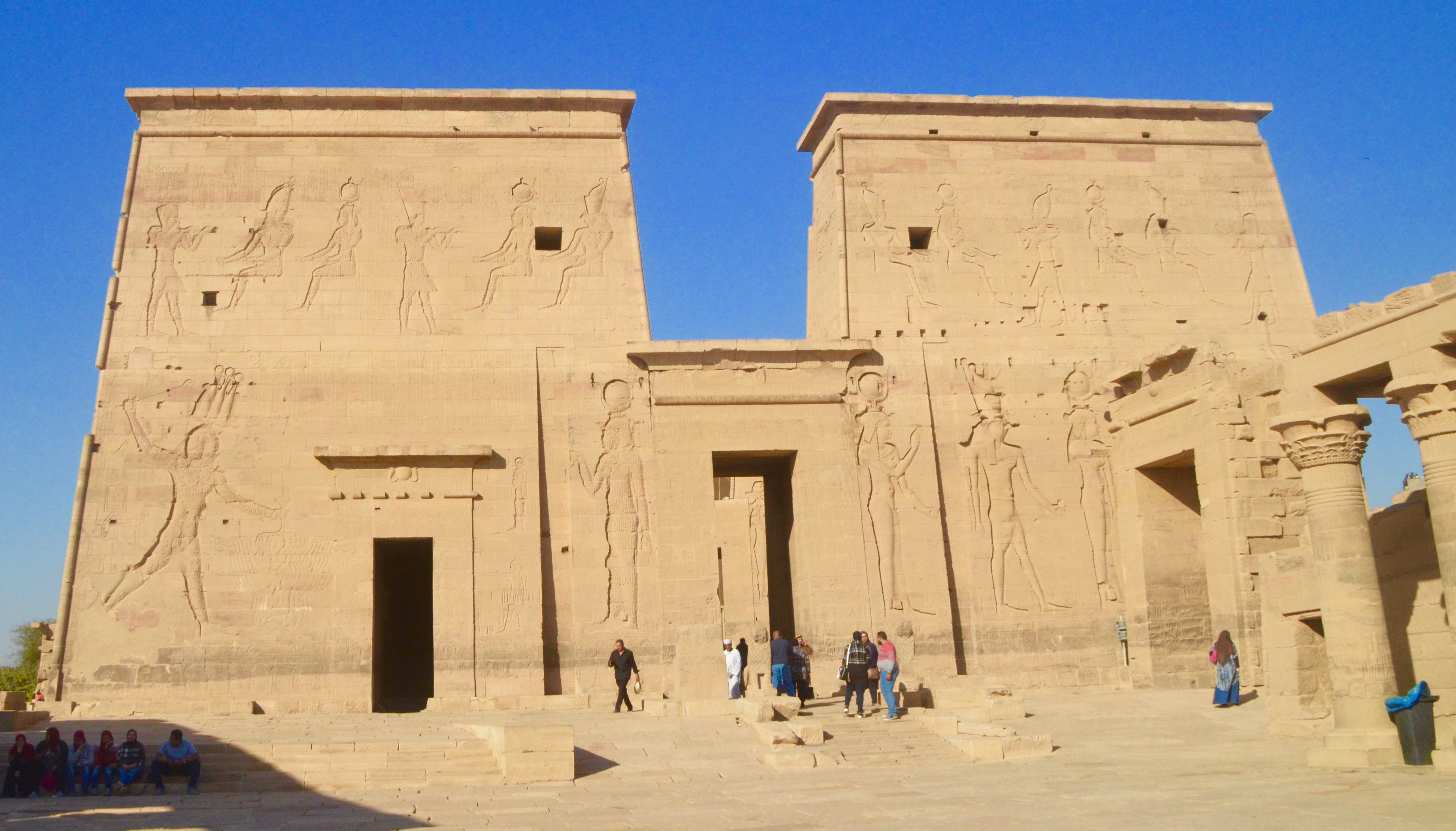 https://mdw-travel-data-us-east-1.s3.amazonaws.com/img/country/Egypt/Philae-Temple/img_02.jpg