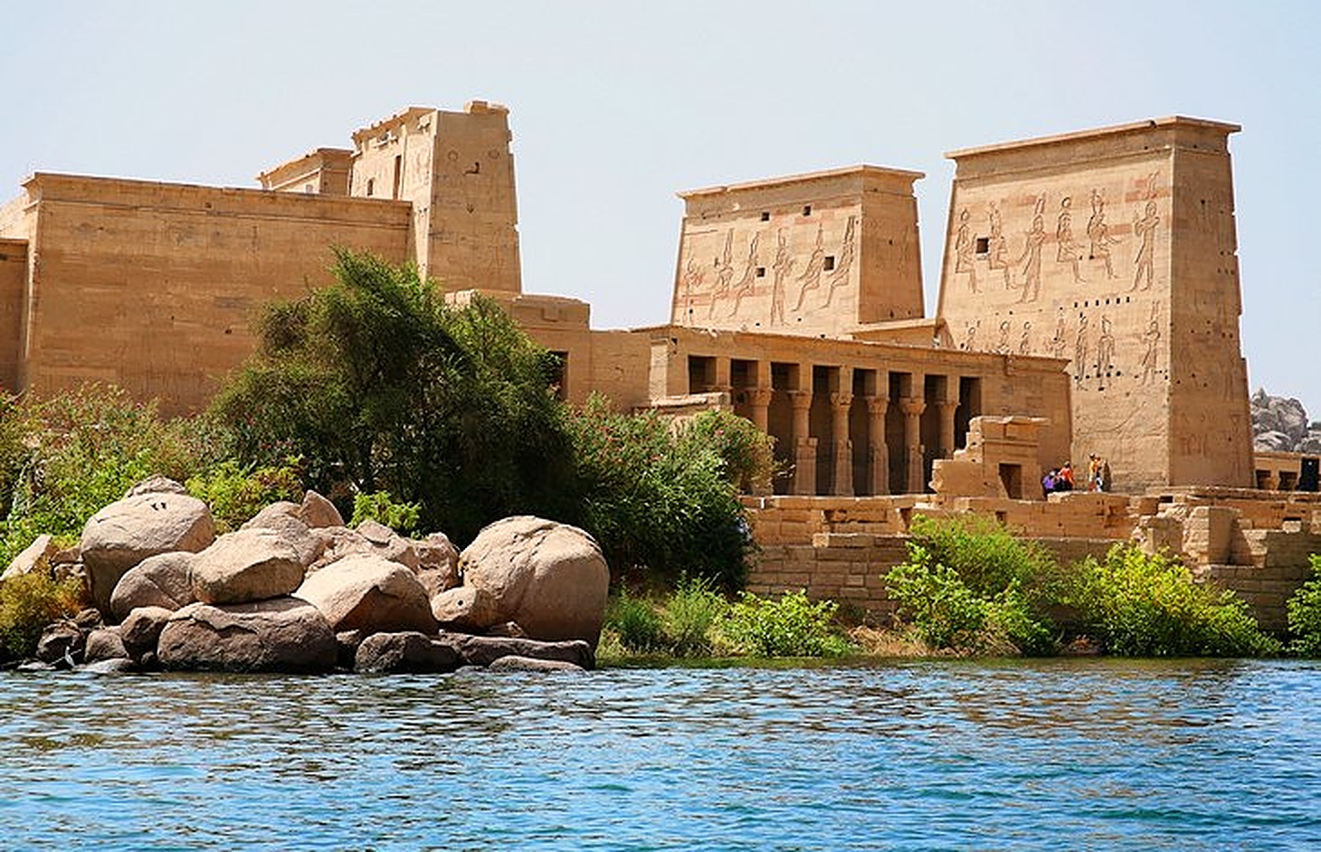 https://mdw-travel-data-us-east-1.s3.amazonaws.com/img/country/Egypt/Philae-Temple/img_03.jpg