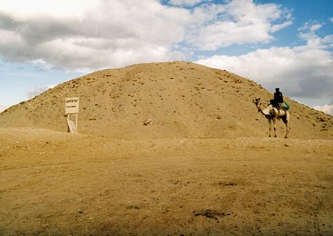 https://mdw-travel-data-us-east-1.s3.amazonaws.com/img/country/Egypt/Pyramid-of-Tetisheri/img_03.jpg