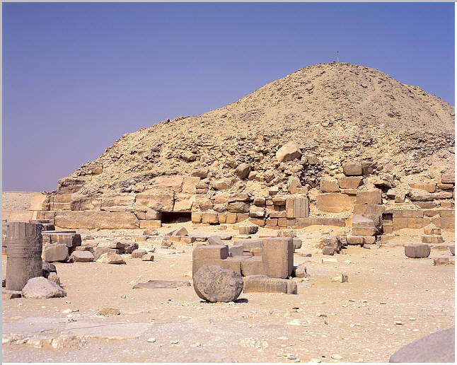 https://mdw-travel-data-us-east-1.s3.amazonaws.com/img/country/Egypt/Pyramid-of-Unas/img_02.jpg