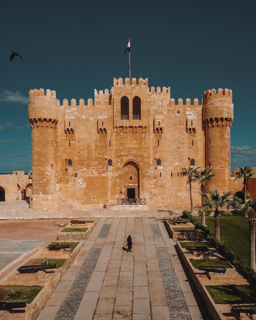 https://mdw-travel-data-us-east-1.s3.amazonaws.com/img/country/Egypt/Qaitbay-Citadel/img_02.jpg