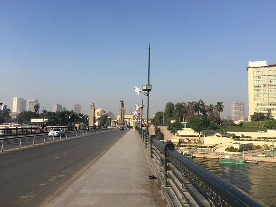 https://mdw-travel-data-us-east-1.s3.amazonaws.com/img/country/Egypt/Qasr-El-Nile-Bridge/img_03.jpg