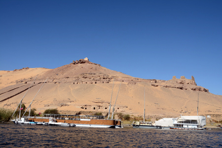 https://mdw-travel-data-us-east-1.s3.amazonaws.com/img/country/Egypt/Qubbet-el-Hawwa/img_03.jpg