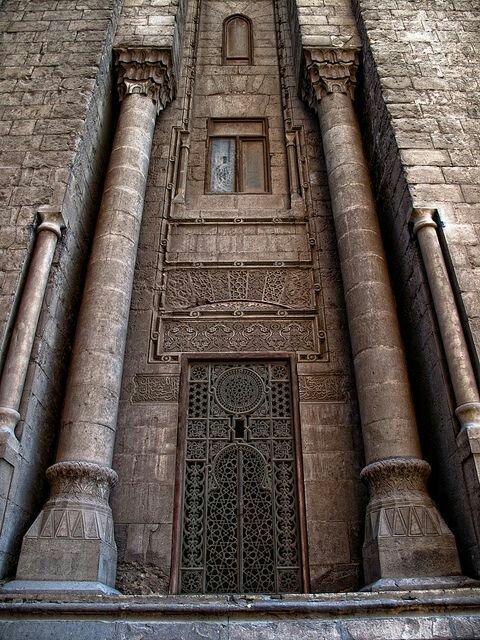 https://mdw-travel-data-us-east-1.s3.amazonaws.com/img/country/Egypt/Rifai-Mosque/img_01.jpg