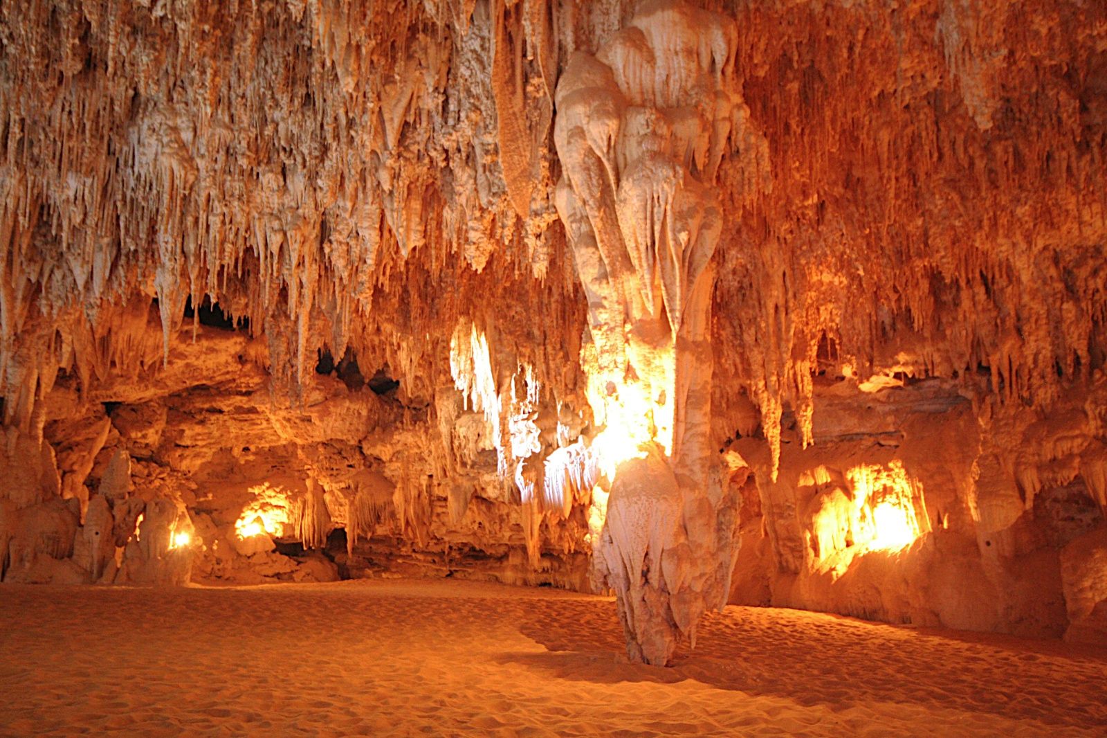 https://mdw-travel-data-us-east-1.s3.amazonaws.com/img/country/Egypt/Romel-Cave/img_02.jpg
