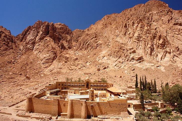 https://mdw-travel-data-us-east-1.s3.amazonaws.com/img/country/Egypt/Saint-Catherine-City/img_01.jpg