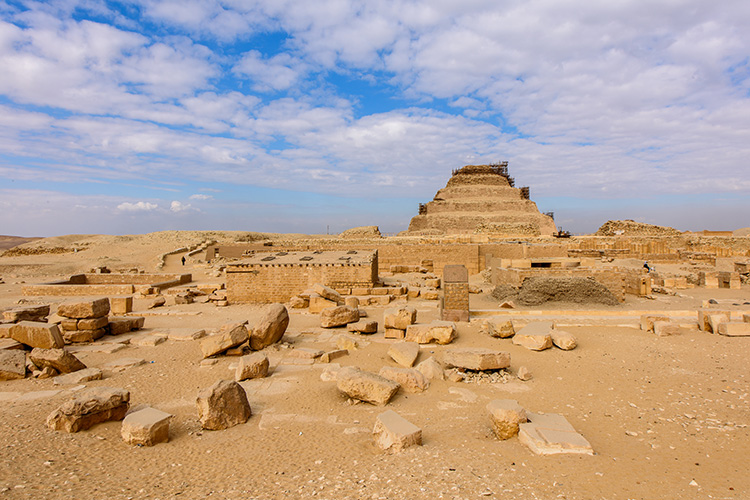 https://mdw-travel-data-us-east-1.s3.amazonaws.com/img/country/Egypt/Saqqara/img_02.jpg