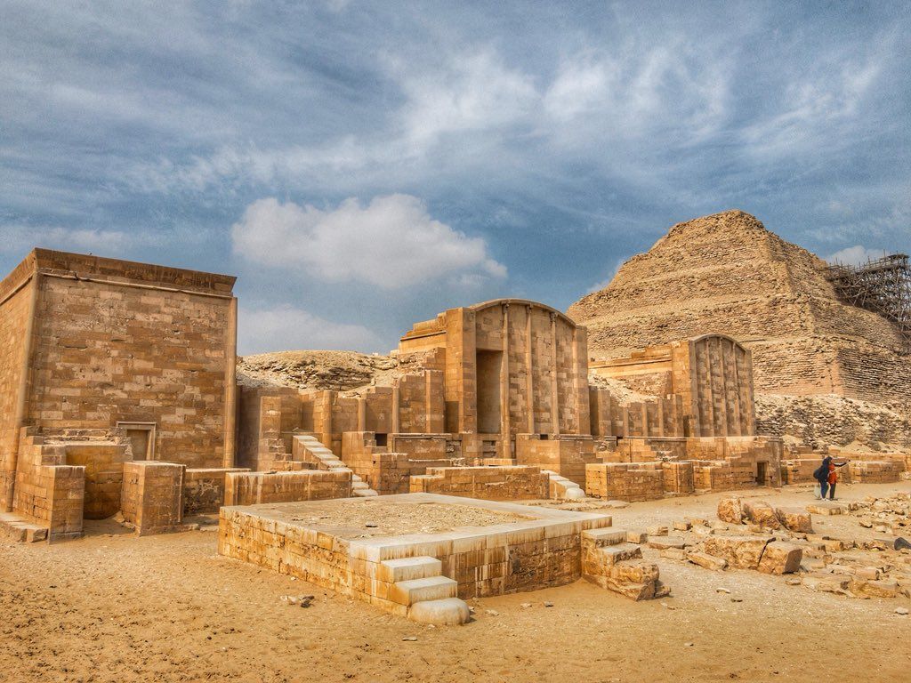 https://mdw-travel-data-us-east-1.s3.amazonaws.com/img/country/Egypt/Saqqara/img_03.jpg