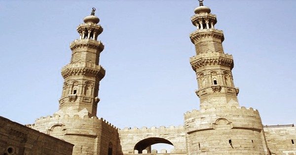 https://mdw-travel-data-us-east-1.s3.amazonaws.com/img/country/Egypt/Sayyid-Al-Badawi-Mosque/img_00.jpg