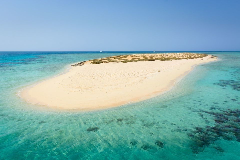 https://mdw-travel-data-us-east-1.s3.amazonaws.com/img/country/Egypt/Shaab-Marsa-Alam/img_00.jpg