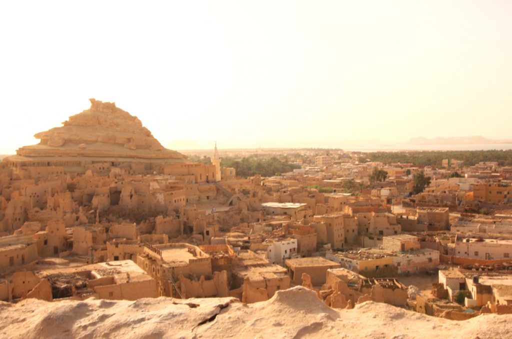 https://mdw-travel-data-us-east-1.s3.amazonaws.com/img/country/Egypt/Shalatein/img_02.jpg