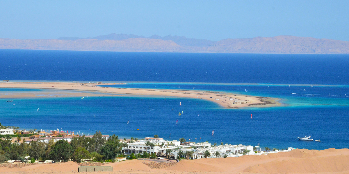 https://mdw-travel-data-us-east-1.s3.amazonaws.com/img/country/Egypt/Sharm-El-Naga/img_01.jpg
